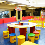 Oficinas com massinha Play-Doh no Shopping Iguatemi Ribeirão Preto